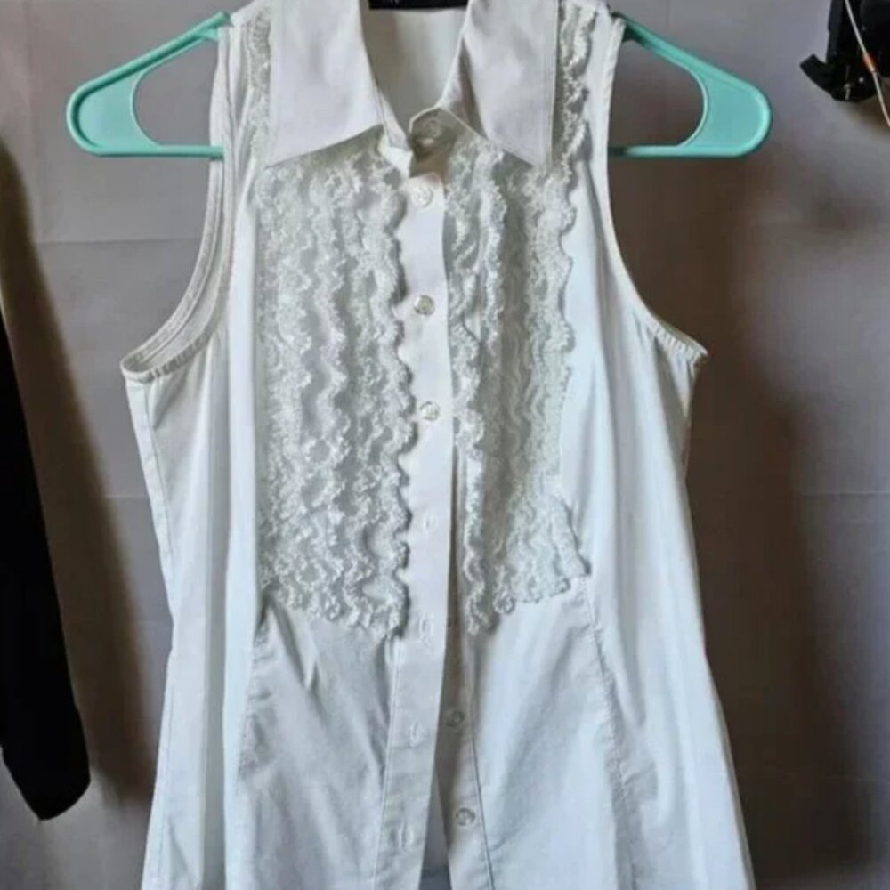NWOT INC International Concepts White Ruffle blouse - Sleeveless - Size 4